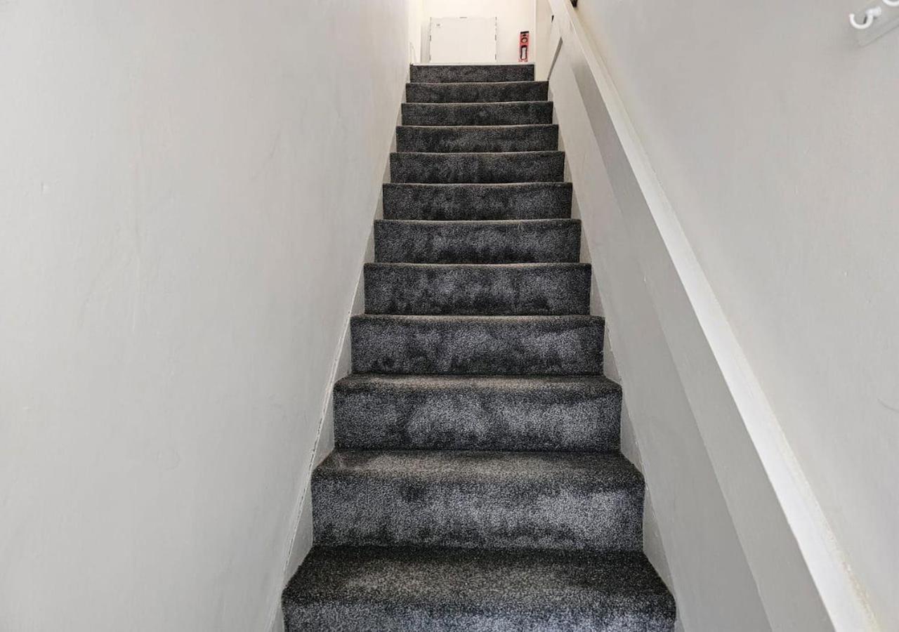 Modern & Stylish 1 Bedroom Flat In Bridgend Town Esterno foto